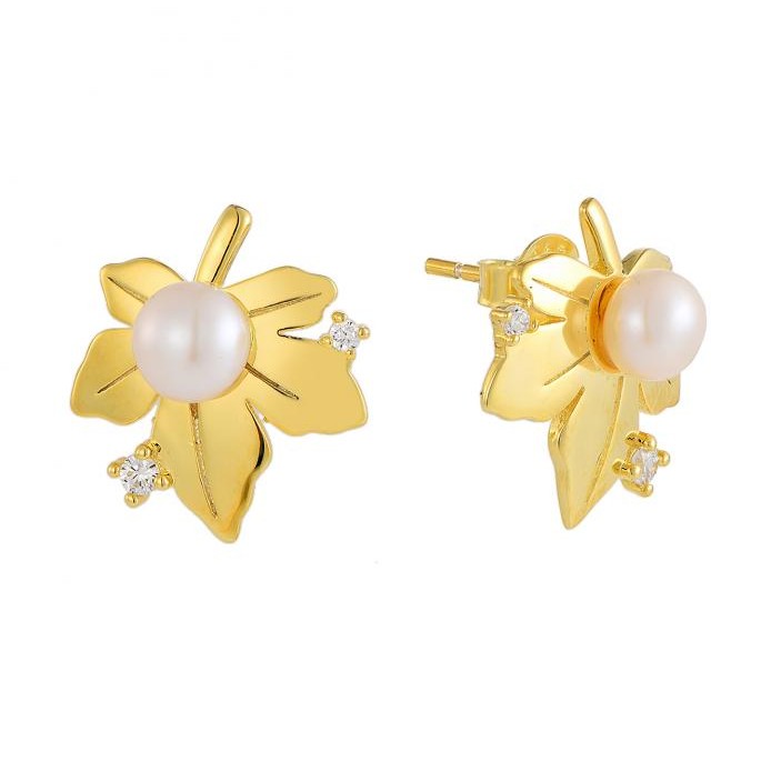 The Mistletoe Magic: A Touch of Holiday Glamour